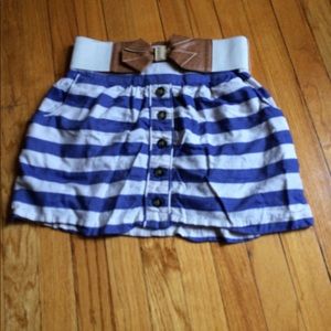 Striped bottomed skirt with belt
